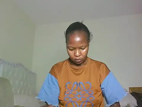 Snapshot of sexy_barbie2024 chatting on 20, 11, 2025 sexy barbie2024 online show from 20, 11, 2025