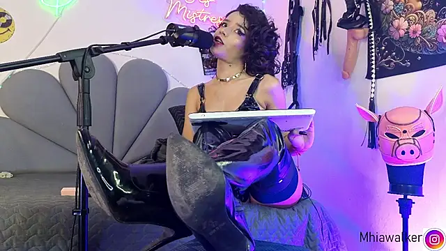 Snapshot of MhiaCorleone chatting on 22, 11, 2025 MhiaCorleone online show from 22, 11, 2025