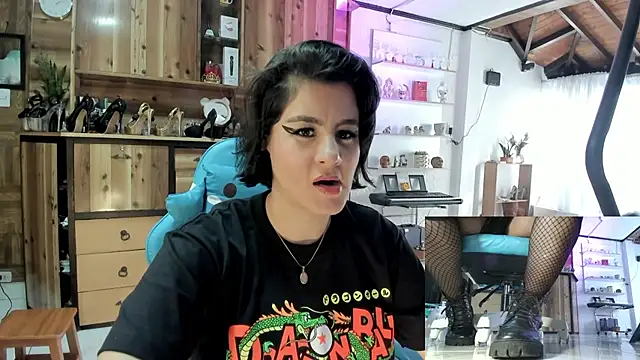 Snapshot of Cristina_Vanegas631 chatting on 10, 10, 2025 Cristina Vanegas631 online show from 10, 10, 2025