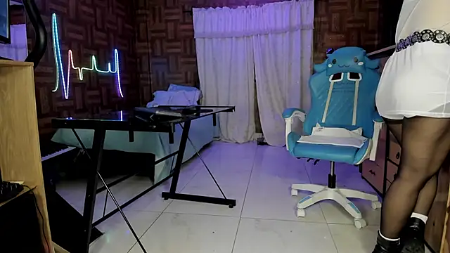 Snapshot of Cristina_Vanegas631 chatting on 12, 11, 2025 Cristina Vanegas631 online show from 12, 11, 2025