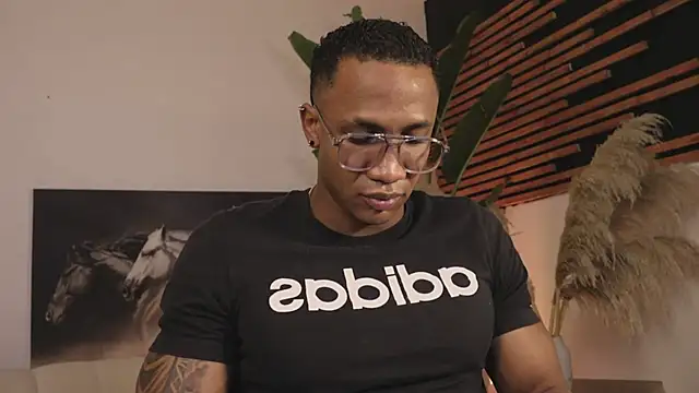 Logan Varela online show from 1, 2, 2025