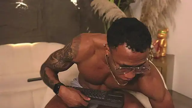 Logan Varela online show from 20, 2, 2025