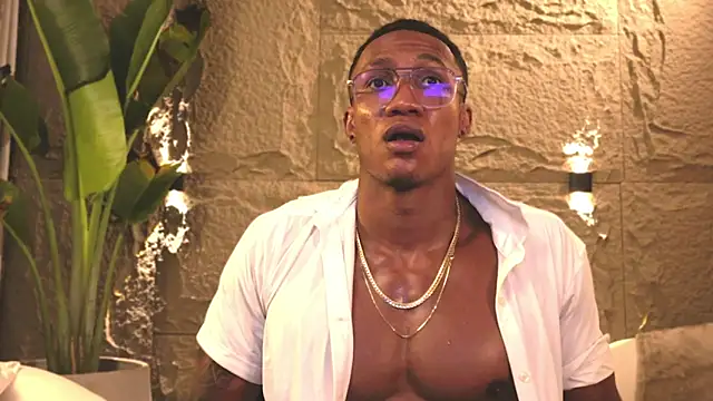 Logan Varela online show from 20, 3, 2025