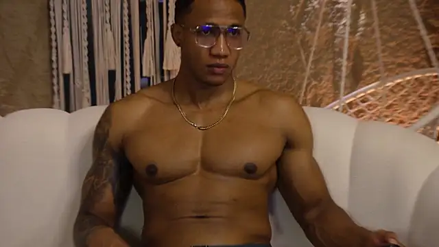 Logan Varela online show from 10, 9, 2025