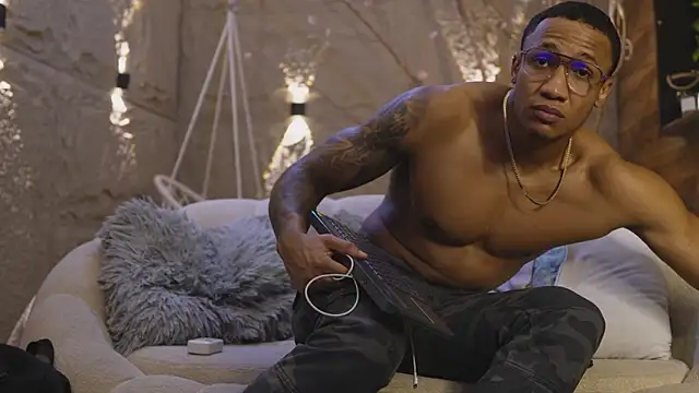 Logan Varela online show from 27, 3, 2026