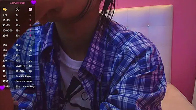 Snapshot of yourcuteneighbourr chatting on 7, 2, 2025 yourcuteneighbourr online show from 7, 2, 2025