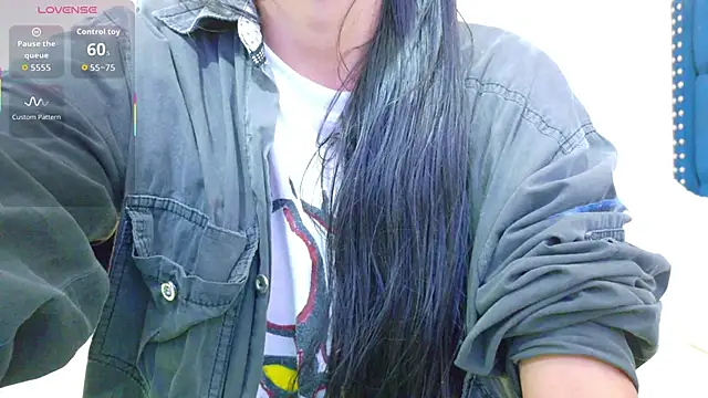 Snapshot of yourcuteneighbourr chatting on 15, 10, 2025 yourcuteneighbourr online show from 15, 10, 2025