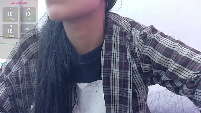 Snapshot of yourcuteneighbourr chatting on 28, 10, 2025 yourcuteneighbourr online show from 28, 10, 2025