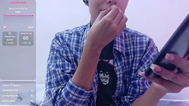 Snapshot of yourcuteneighbourr chatting on 4, 2, 2026 yourcuteneighbourr online show from 4, 2, 2026