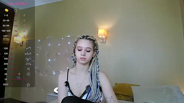 Snapshot of Valerie_Woods chatting on 17, 12, 2024 Valerie Woods online show from 17, 12, 2024