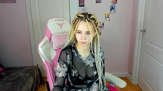 Snapshot of Valerie_Woods chatting on 27, 12, 2024 Valerie Woods online show from 27, 12, 2024