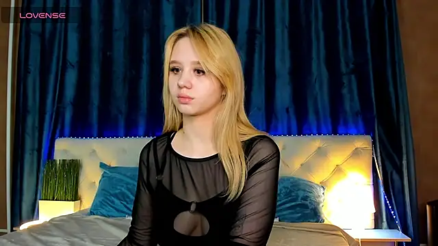 Snapshot of Valerie_Woods chatting on 21, 3, 2025 Valerie Woods online show from 21, 3, 2025