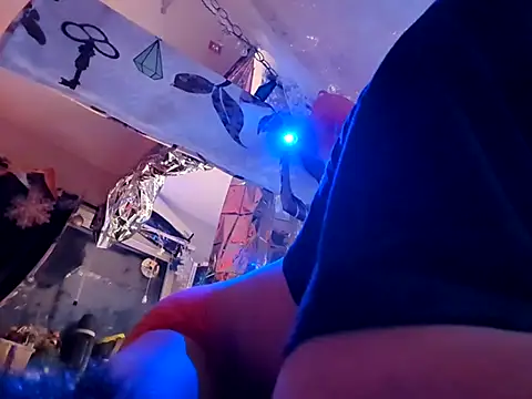 gurlnips online show from 19, 3, 2025