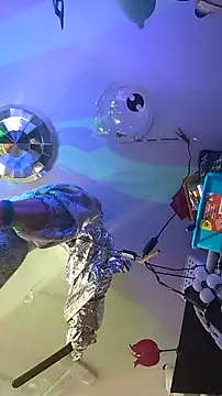 gurlnips online show from 18, 1, 2026