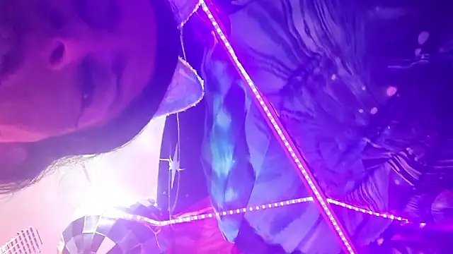 gurlnips online show from 29, 3, 2026