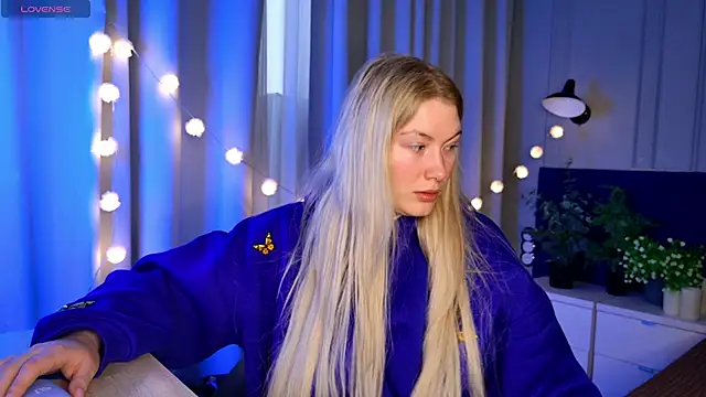 Liv Fay online show from 12, 2, 2025