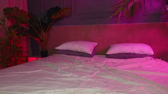 Liv Fay online show from 4, 12, 2025