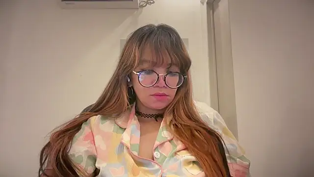 Snapshot of Pinkyrose111 chatting on 5, 5, 2026 Pinkyrose111 online show from 5, 5, 2026