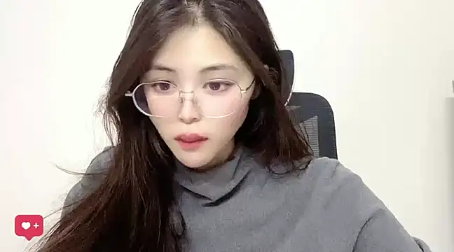 Snapshot of ---MIA--- chatting on 2, 2, 2025 ---MIA--- online show from 2, 2, 2025