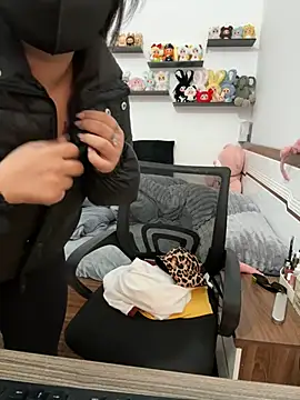 Jenni nana online show from 8, 3, 2025