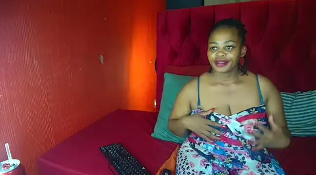 Snapshot of SweetandNaughty22 chatting on 8, 2, 2025 SweetandNaughty22 online show from 8, 2, 2025