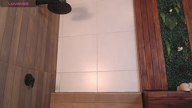 DrakeNeumann online show from 5, 10, 2025