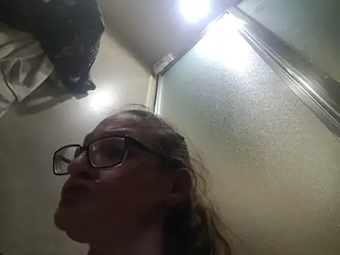 ILUV2TUCHMYKITTY online show from 24, 11, 2025