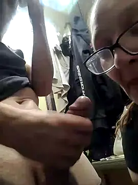 ILUV2TUCHMYKITTY online show from 30, 11, 2025