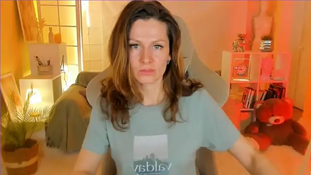 April o Nill online show from 16, 3, 2025