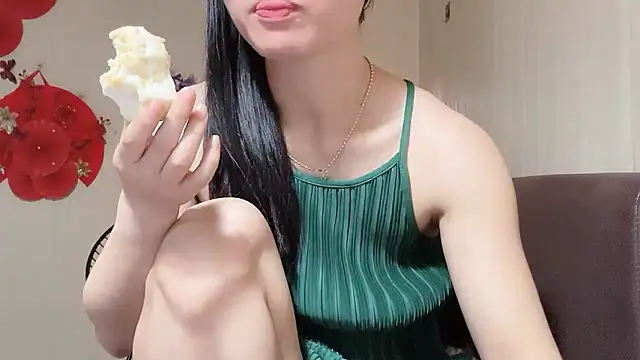 Snapshot of LinhChi_9x chatting on 2, 5, 2026 LinhChi 9x online show from 2, 5, 2026