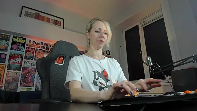 Snapshot of LylithSkye chatting on 9, 1, 2025 LylithSkye online show from 9, 1, 2025