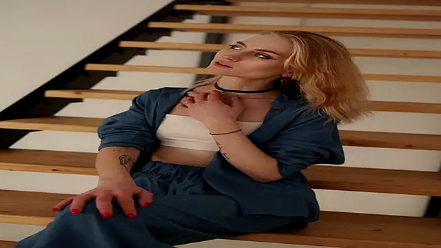 MarthaGees online show from 6, 11, 2025