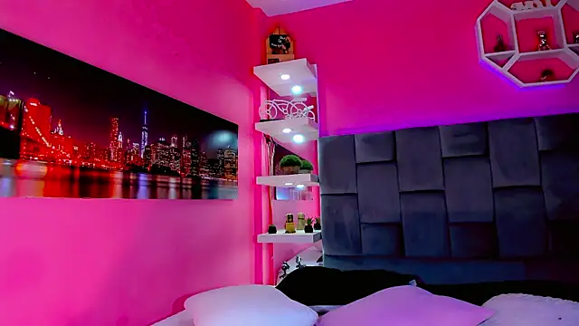 Saamanthaa11 online show from 7, 4, 2026