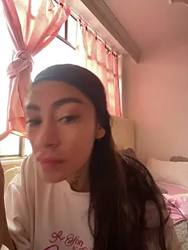 Snapshot of Effy_Bonny chatting on 9, 10, 2025 Effy Bonny online show from 9, 10, 2025