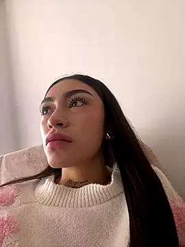 Snapshot of Effy_Bonny chatting on 18, 10, 2025 Effy Bonny online show from 18, 10, 2025