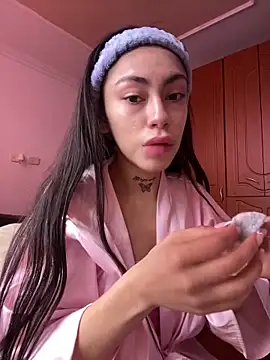 Snapshot of Effy_Bonny chatting on 19, 10, 2025 Effy Bonny online show from 19, 10, 2025