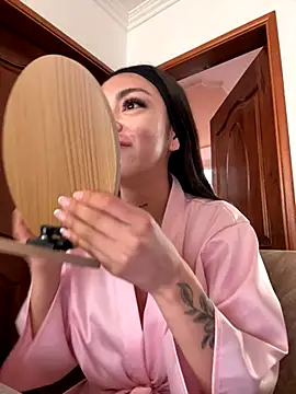 Snapshot of Effy_Bonny chatting on 30, 10, 2025 Effy Bonny online show from 30, 10, 2025