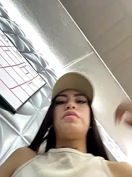 Snapshot of Effy_Bonny chatting on 12, 11, 2025 Effy Bonny online show from 12, 11, 2025