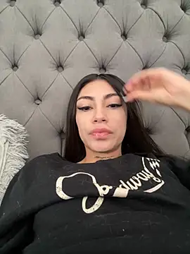 Snapshot of Effy_Bonny chatting on 19, 11, 2025 Effy Bonny online show from 19, 11, 2025