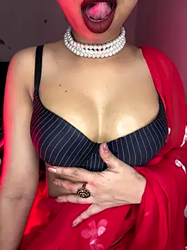 Hot-sexy222 online show from 6, 11, 2025