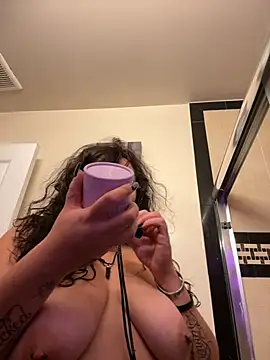 ThicBunz online show from 25, 9, 2025