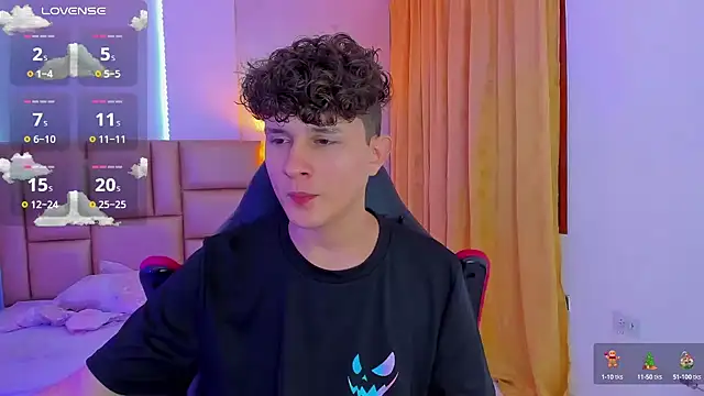 Snapshot of Nathan_Bluee chatting on 10, 12, 2024 Nathan Bluee online show from 10, 12, 2024