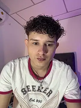 Snapshot of Nathan_Bluee chatting on 3, 11, 2025 Nathan Bluee online show from 3, 11, 2025