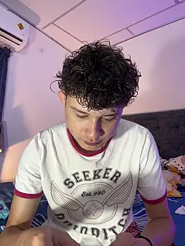 Snapshot of Nathan_Bluee chatting on 11, 11, 2025 Nathan Bluee online show from 11, 11, 2025