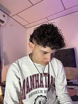 Snapshot of Nathan_Bluee chatting on 16, 11, 2025 Nathan Bluee online show from 16, 11, 2025