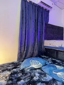 Snapshot of Nathan_Bluee chatting on 28, 11, 2025 Nathan Bluee online show from 28, 11, 2025