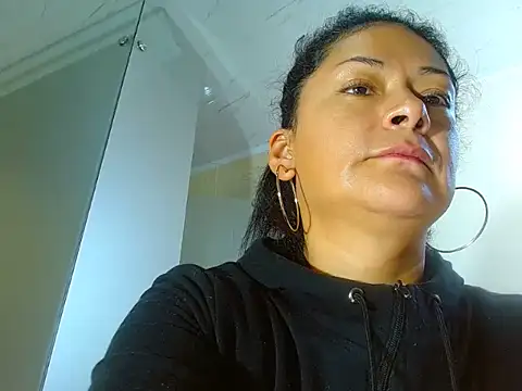 Snapshot of hornymilf_69xxx chatting on 10, 12, 2024 hornymilf 69xxx online show from 10, 12, 2024