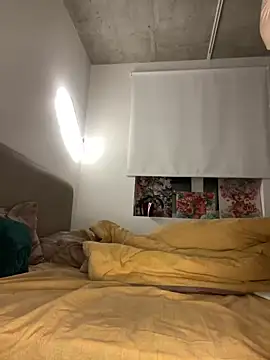 Snapshot of _urbestie_ chatting on 23, 2, 2025  urbestie  online show from 23, 2, 2025