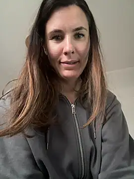 Snapshot of Sara_darling chatting on 9, 12, 2024 Sara darling online show from 9, 12, 2024