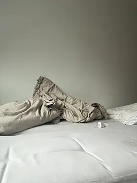 Snapshot of Sara_darling chatting on 12, 3, 2025 Sara darling online show from 12, 3, 2025